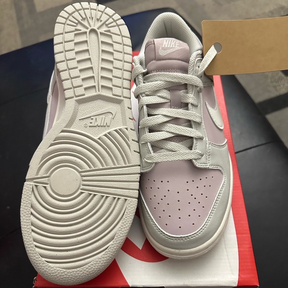 Brand new women’s Nike dunk low size 8 - Picture 6 of 6